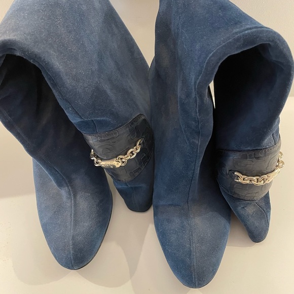 Authentic Gucci Vintage Blue Suede Boots - Picture 3 of 5